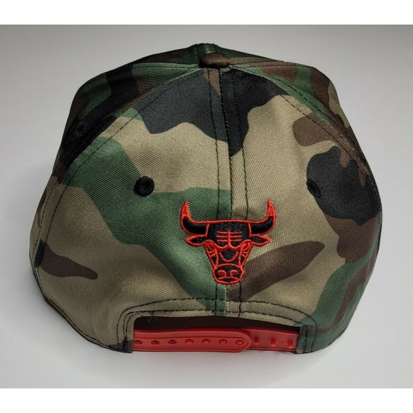 Ultra Game NBA Chicago Bulls Camo Snapback Hat - Picture 3 of 6
